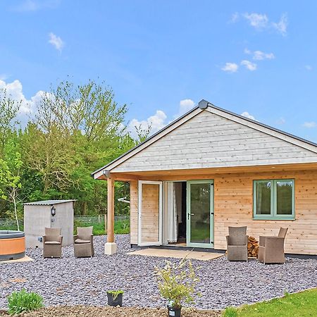 Little Moorland Farm Lodges Chapel Allerton 客房 照片