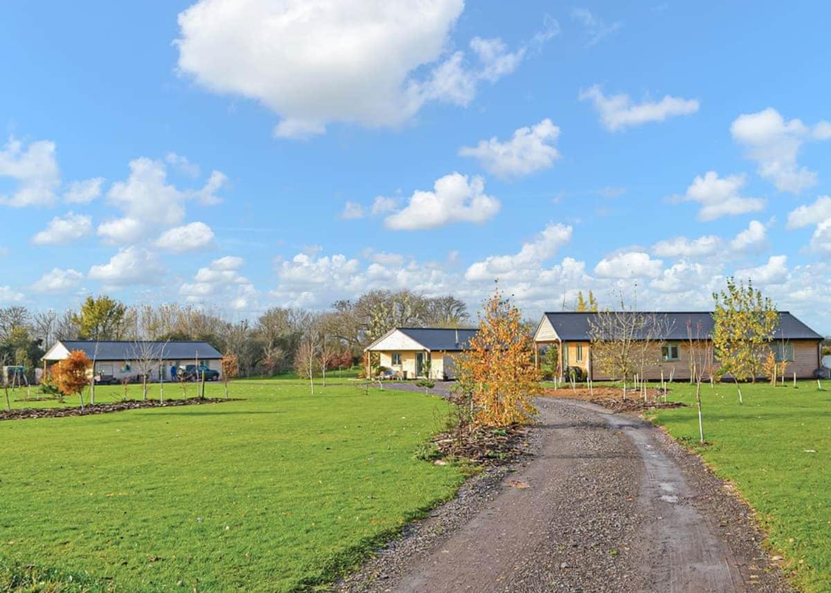 Little Moorland Farm Lodges Chapel Allerton 外观 照片
